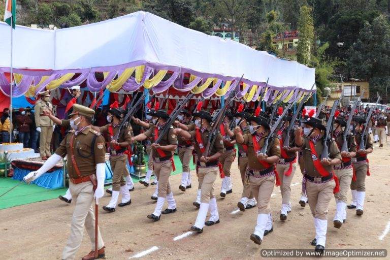 रूद्रप्रयाग में हर्षोल्लास से मनाया गया गणतंत्र दिवस