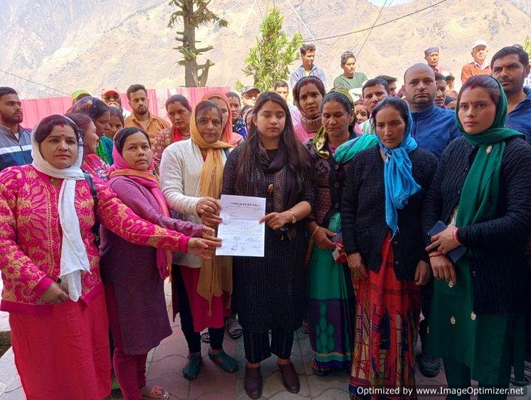 होली के दिन मारपीट मामले में तपोवन की महिलाओं ने एसडीएम जोशीमठ से की कार्रवाई की मांग