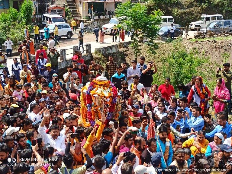 भगवान केदारनाथ की उत्सव डोली बाबा के जयकारों के साथ धाम को रवाना, भक्तों में भारी उत्साह – लक्ष्मण नेगी ऊखीमठ