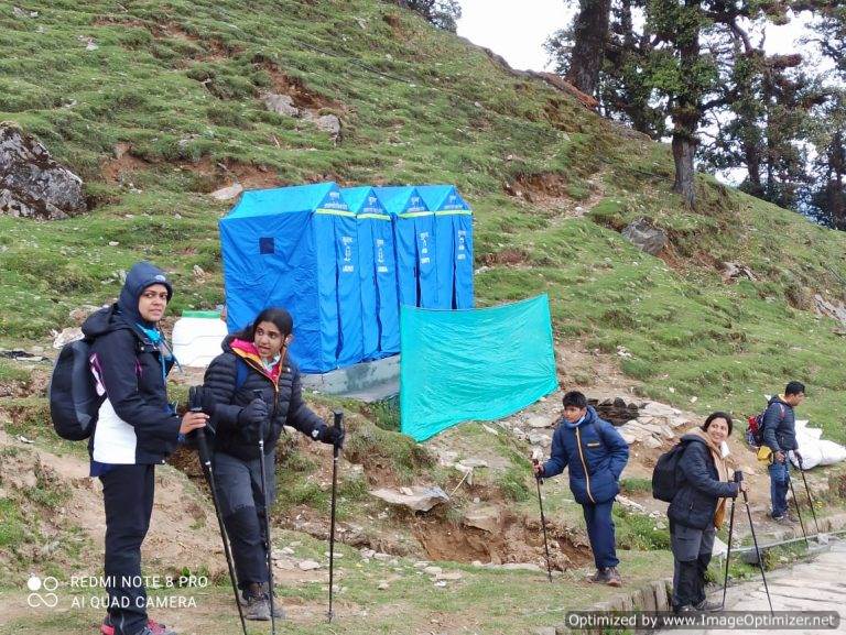 प्रशासन की आधा अधूरी तैयारियों के बीच तुंगनाथ यात्रा शुरू, पैदल मार्ग पर शौचालय तो है पर पानी नही  – लक्ष्मण नेगी ऊखीमठ