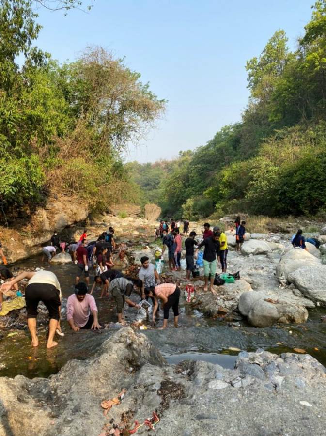 टपकेश्वर महादेव मंदिर में चलाया स्वच्छता अभियान