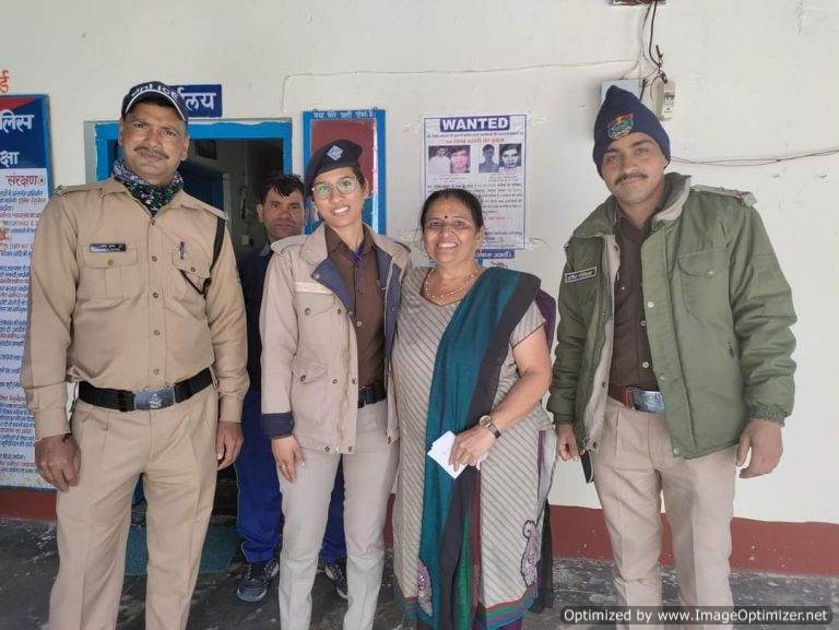 अच्छी खबर : बदरीनाथ पुलिस ने बिछड़ी महिला को साथियों से मिलाया  – संजय कुंवर बदरीनाथ