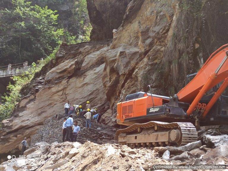 राष्ट्रीय राजमार्ग 20 दिन बाद भी बहाल न होने से  तीर्थाटन – पर्यटन व्यवसाय हुआ खासा प्रभावित, लोगों में आक्रोश – लक्ष्मण नेगी ऊखीमठ