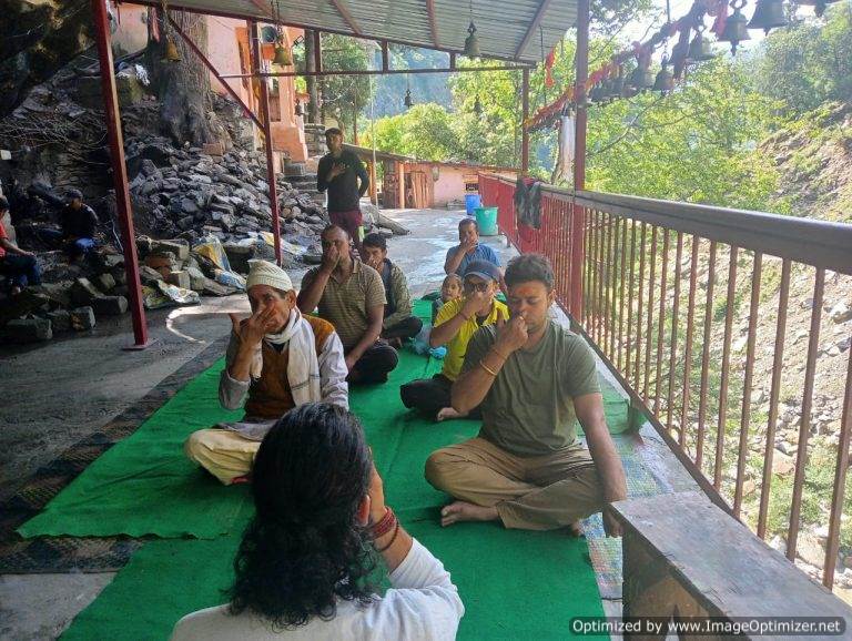 पंचम केदार कल्पेश्वर महादेव मंदिर और अटल उत्कृष्ट राइका उर्गम में मनाया गया अंतरराष्ट्रीय योग दिवस