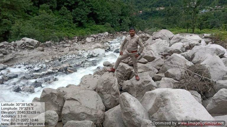 पटूडी मैना नाले में उफान से वन कर्मियों के गश्ती पेट्रोलिंग की राह हुई मुश्किल