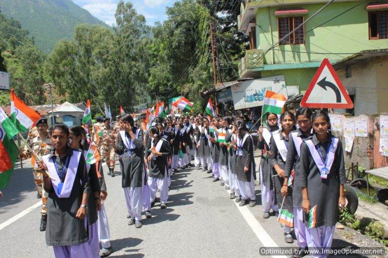 आइटीबीपी गौचर के तत्वावधान में छात्रों एवं जवानों ने नगर में निकाली हर घर तिरंगा रैली – केएस असवाल