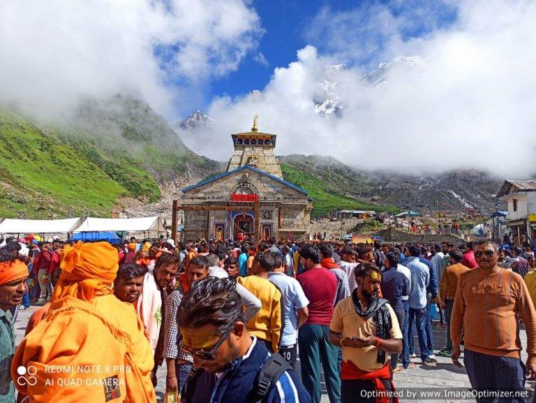 केदारनाथ धाम में सावन के अंतिम सोमवार तक दस लाख श्रद्धालुओं ने किए बाबा के दर्शन – लक्ष्मण नेगी की रिपोर्ट