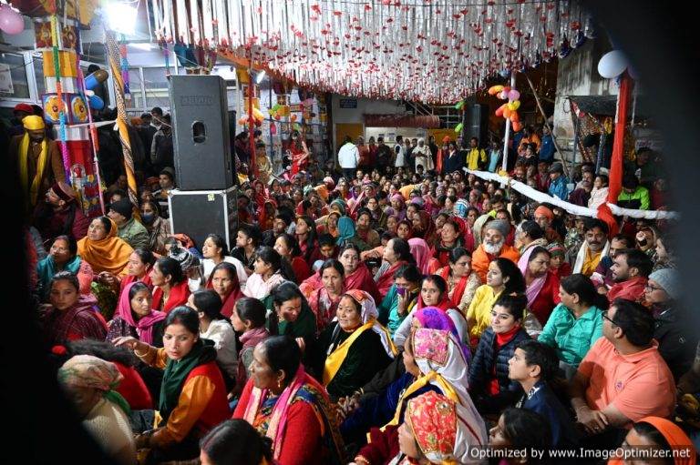 बदरीनाथ धाम में श्रीकृष्ण जन्माष्टमी पर रातभर झूमे श्रद्धालु – वीडियो में देखें