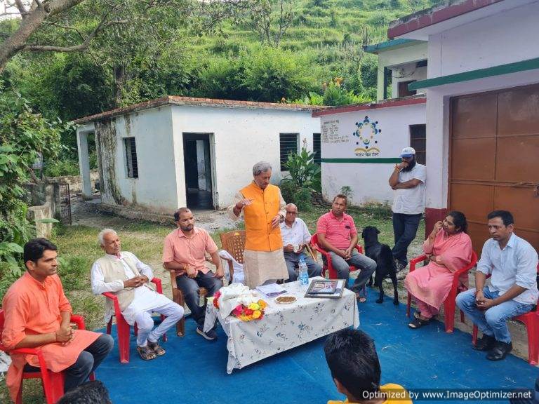 सांसद तीरथ रावत ने तल्ला नागपुर के विभिन्न क्षेत्रों का भ्रमण कर सुनी जनसमस्याएं  – लक्ष्मण नेगी ऊखीमठ