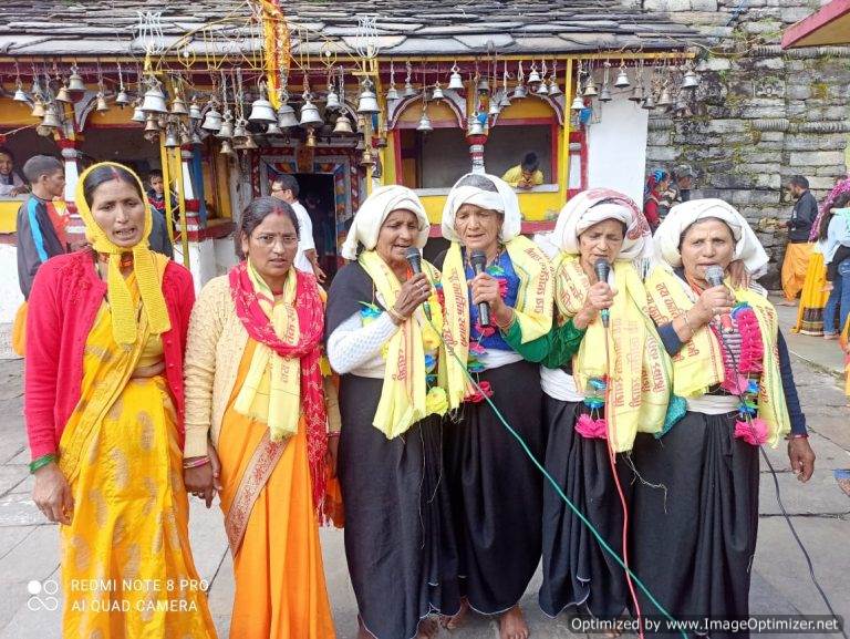 भगवती राकेश्वरी मंदिर में पौराणिक जागरों का हुआ समापन, श्रद्धालुओं ने मां भगवती को ब्रह्मकमल किया अर्पित – लक्ष्मण नेगी ऊखीमठ