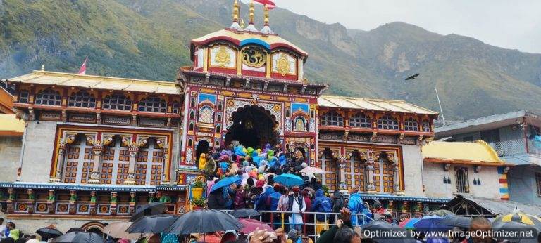 चारधाम में चालिस लाख से अधिक और हेमकुंड में ढाई लाख श्रद्धालुओं ने किए दर्शन – संजय कुंवर