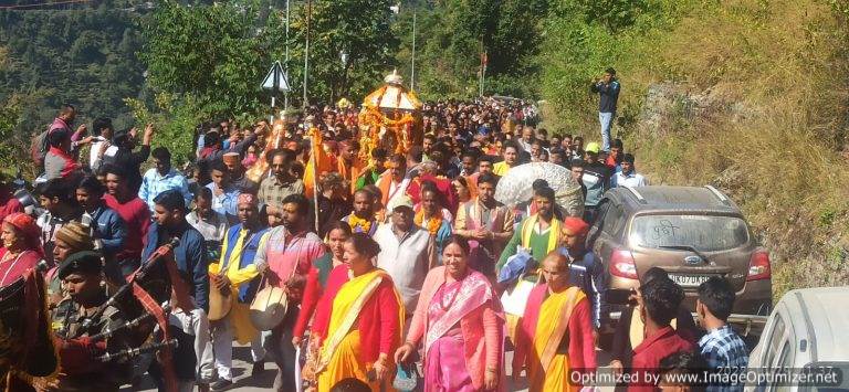 बाबा केदार की पंचमुखी उत्सव डोली शीतकालीन गद्दीस्थल ओंकारेश्वर मंदिर में हुई विराजमान – लक्ष्मण नेगी ऊखीमठ