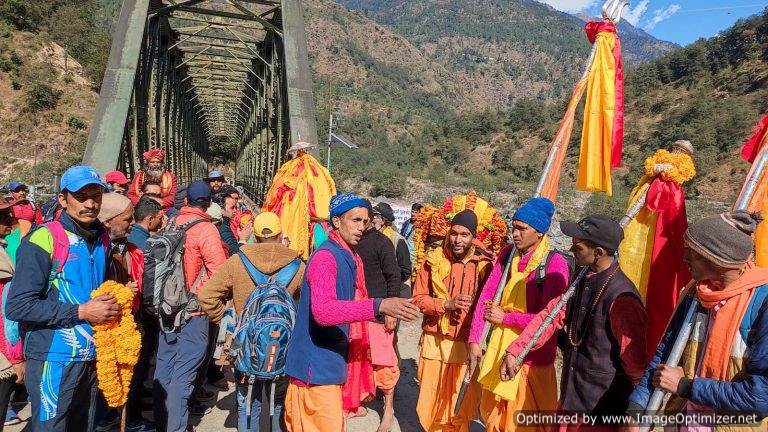 भगवान मद्महेश्वर की उत्सव डोली अन्तिम रात्रि प्रवास के लिए गिरीया गाँव पहुंची – लक्ष्मण नेगी