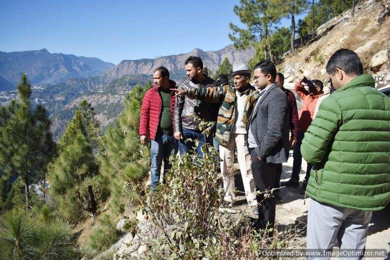 जिलाधिकारी ने आपदा से क्षतिग्रस्त चमोली-खैनुरी मोटर सुधारीकरण के दिए निर्देश – पहाड़ रफ्तार