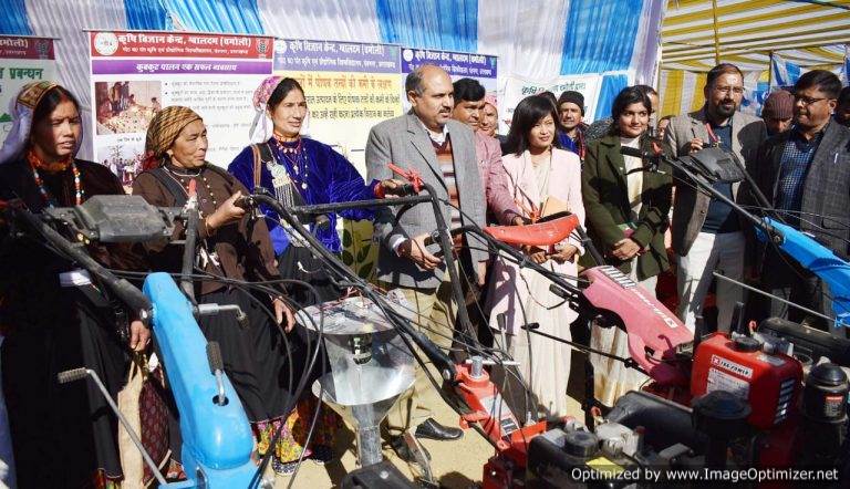 किसानों के जैविक उत्पादों को लेकर गोपेश्वर स्पोर्ट्स स्टेडियम में सम्मेलन आयोजित – पहाड़ रफ्तार