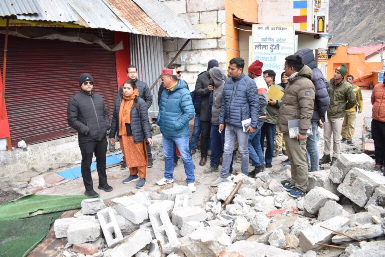 जिलाधिकारी ने चारधाम यात्रा व्यवस्थाओं व बदरीनाथ मास्टर प्लान निर्माण कार्यों की ली समीक्षा बैठक, अधिकारियों को दिए निर्देश