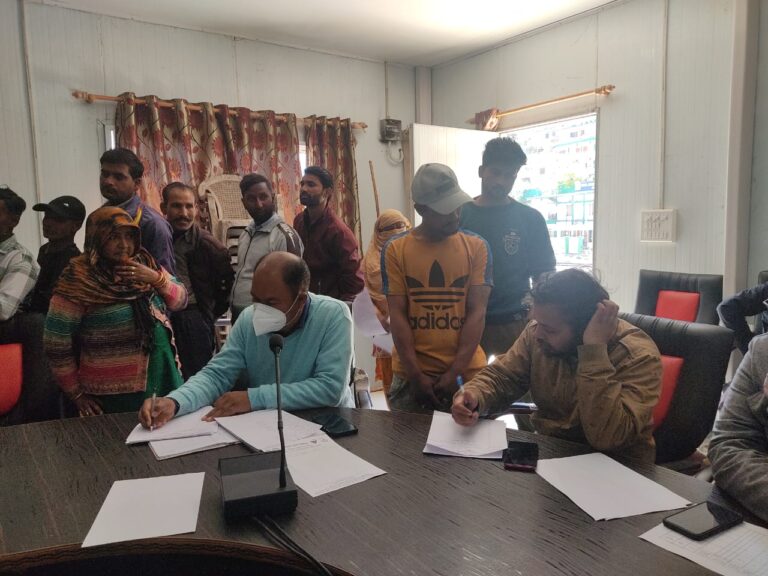 जोशीमठ : नगर पालिका के पर्यावरण मित्रों के लिए मेडिकल कैंप का आयोजन