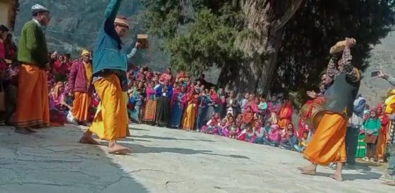 उर्गमघाटी : भगवान नारायण घंटाकर्ण भूमि क्षेत्रपाल से मिलने पहुंचे