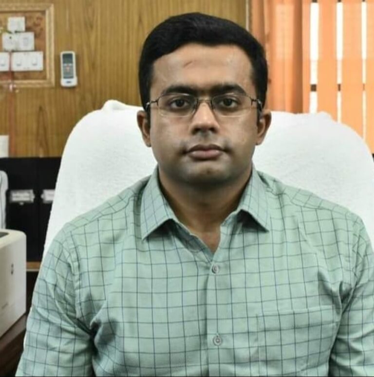 जिलाधिकारी ने चारधाम यात्रा पर तीर्थयात्रियों से निर्धारित मूल्य से अधिक मूल्य वसूलने और मिलावटी खाद्य सामग्री बेचने वालों पर कार्रवाई के दिए निर्देश