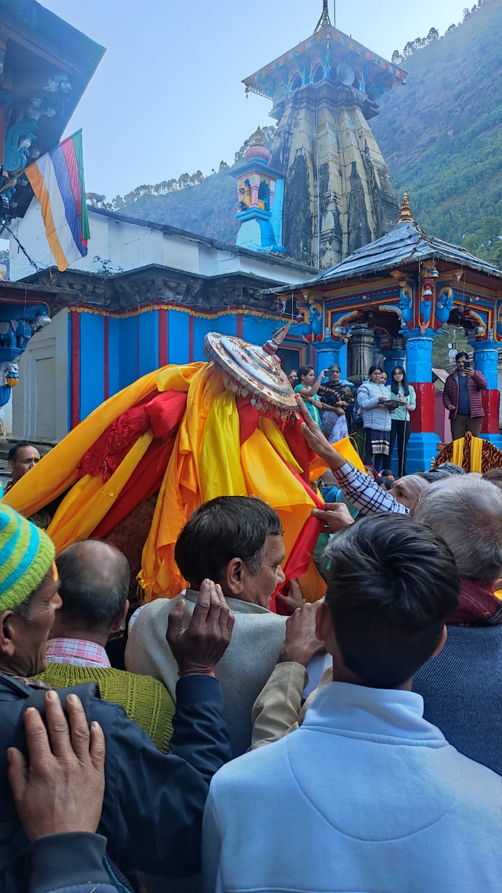 ऊखीमठ: भोले के जयकारों के साथ द्वितीय केदार की उत्सव डोली कैलाश को हुई रवाना