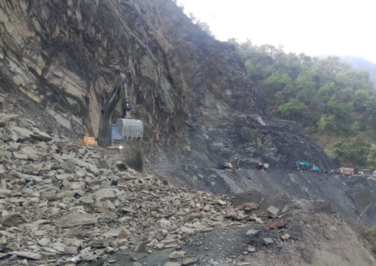 भगवान भरोसे चारधाम यात्रा