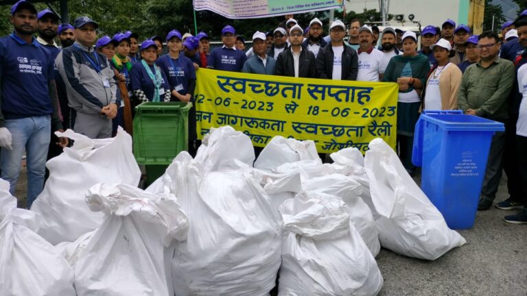 जोशीमठ : सिविल जज की उपस्थिति में पालिका द्वारा सफाई अभियान एवं स्वच्छता जागरूकता रैली निकाली गई