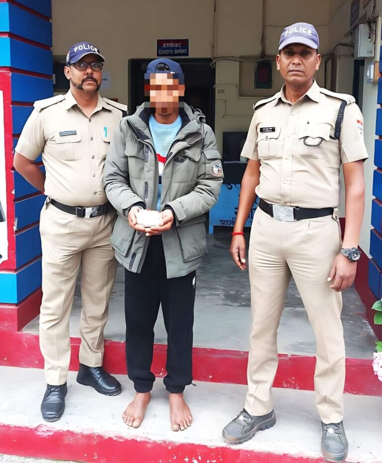 जोशीमठ : पुलिस ने चरस तस्कर को किया गिरफ्तार