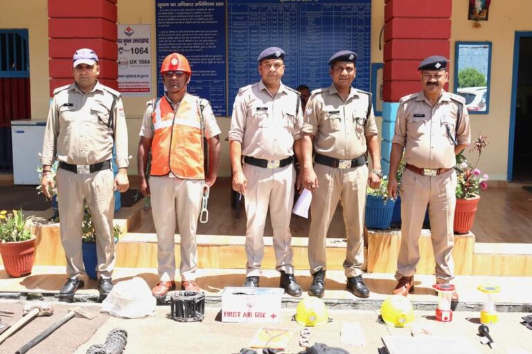 चमोली : आपदा से निपटने के लिए पुलिस ने की तैयारियां