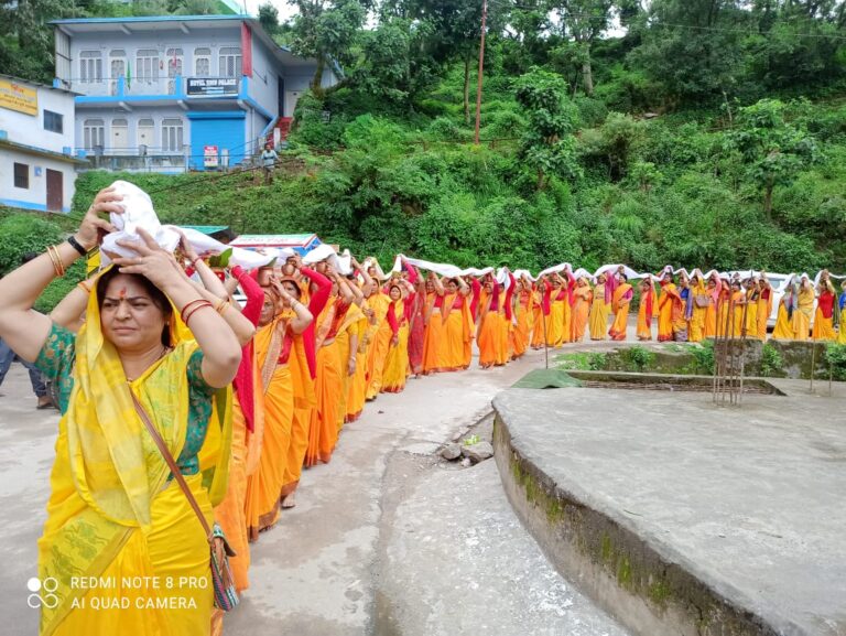 ऊखीमठ: ओंकारेश्वर मंदिर में नौ दिवसीय श्रीराम कथा का भव्य जल कलश यात्रा के साथ हुआ शुभारंभ