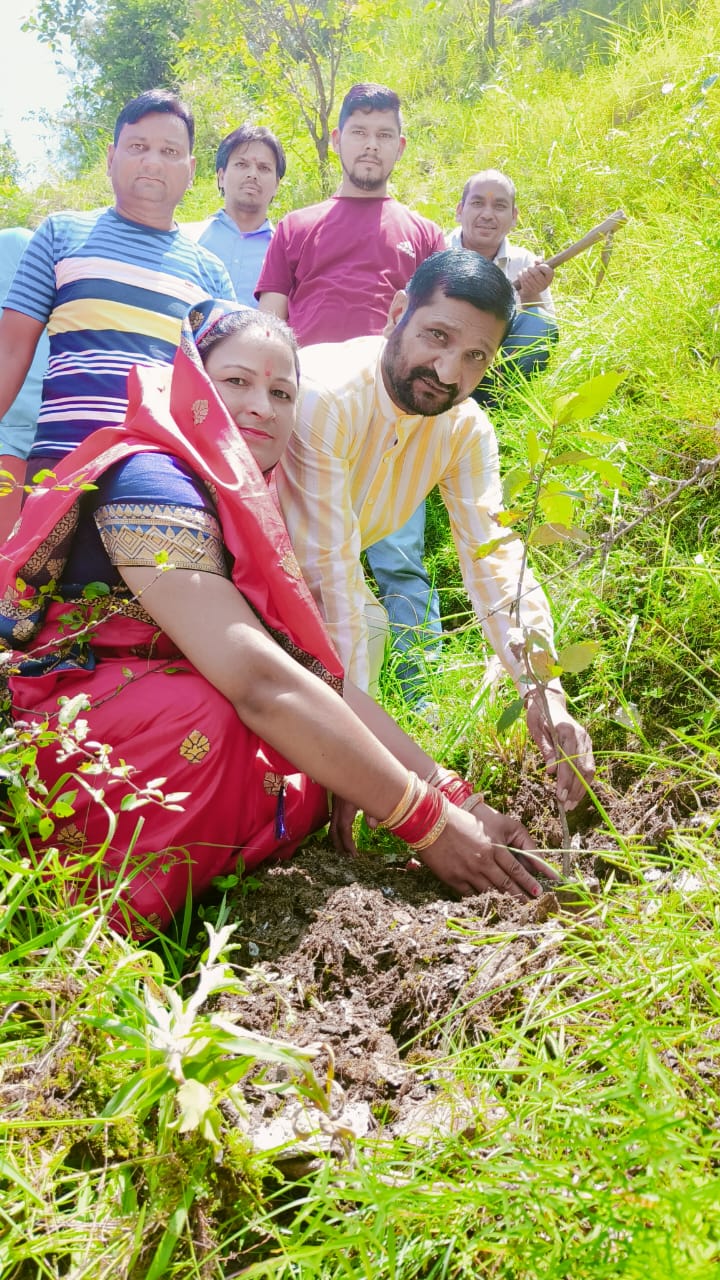 विधायक अनिल नौटियाल ने ग्रामीणों के साथ पौधरोपण कर मनाया लोकपर्व हरेला