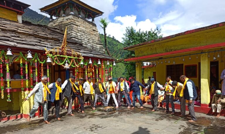 ऊखीमठ : नवरात्र से ठीक पहले रांसी राकेश्वरी मंदिर में सोना – चांदी के लाखों के आभूषणों की चोरी