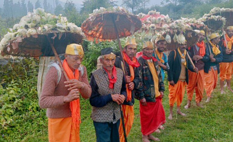 मायके पहुंची मां स्वनूल, मैतियों ने किया भव्य स्वागत