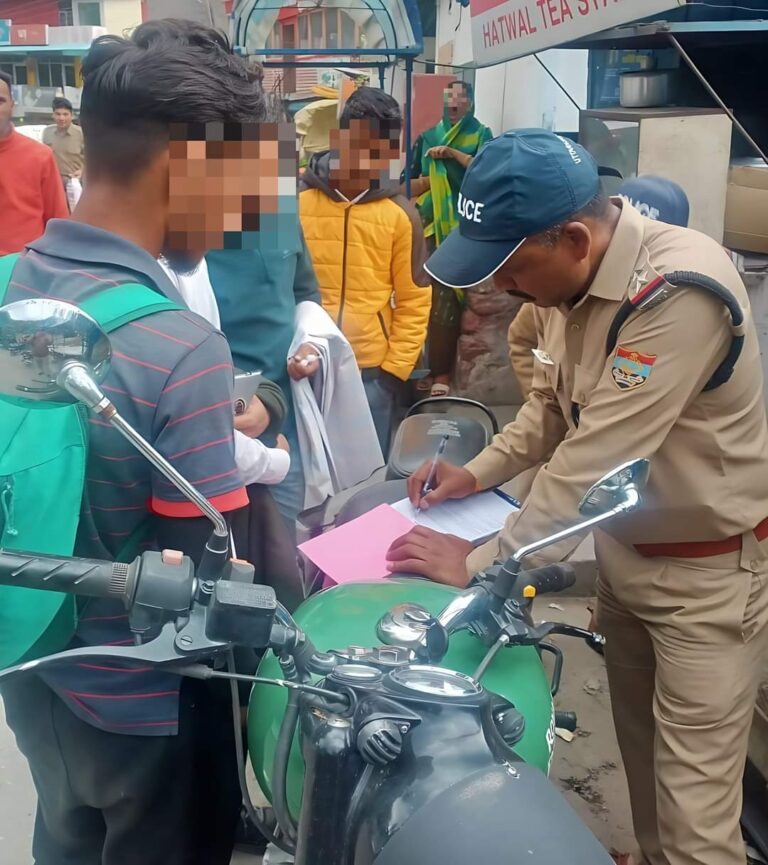 चमोली : पुलिस की ताबड़तोड़ चेकिंग अभियान में 135 लोगों का चालान