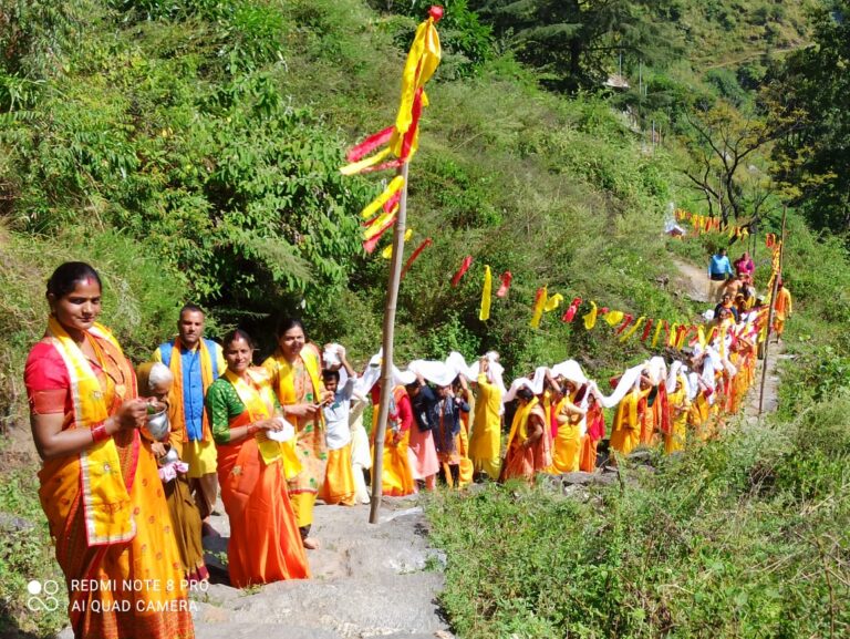 ऊखीमठ : श्रीमद्भागवत कथा में निकाली 51जल कलशों से भव्य जल कलश यात्रा