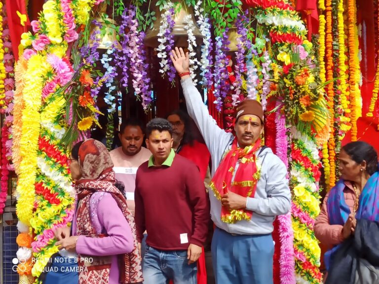 ऊखीमठ : शारदीय नवरात्र पर सिद्धपीठ कालीमठ में उमड़ी भक्तों की भीड़