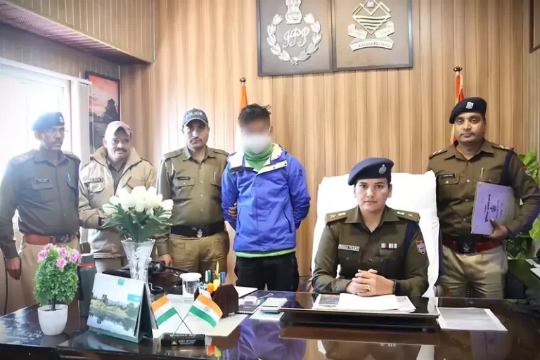 चमोली : पुलिस ने डेढ़ किलो चरस के साथ युवक को दबोचा