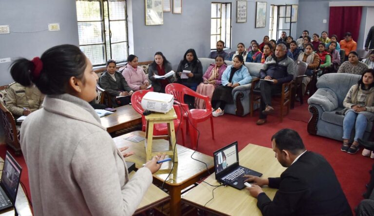 चमोली : महिलाओं का कार्यस्थल पर लैंगिक उत्पीडन को लेकर दी कानूनी जानकारी