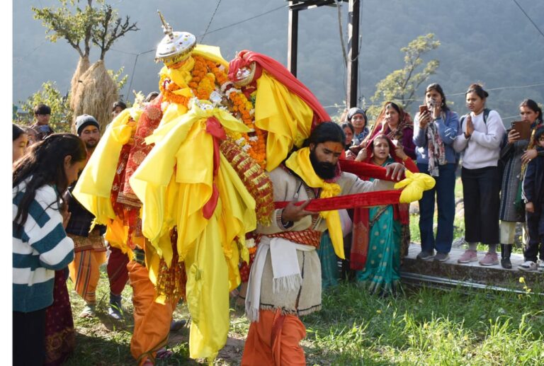 चमोली : माता अनसूया मेले में उमड़ी श्रद्धालुओं की भीड़