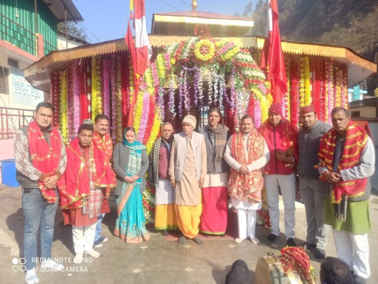 ऊखीमठ : राज्य मंत्री चंडीप्रसाद भट्ट के कालीमठ पहुंचने पर हुआ जोरदार स्वागत, मंदिर में की पूजा-अर्चना