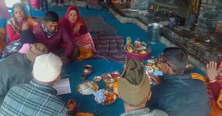 जोशीमठ : कल्पेश्वर महादेव मंदिर में सुन्दर काण्ड पाठ भजन कीर्तन से हुआ भक्तिमय