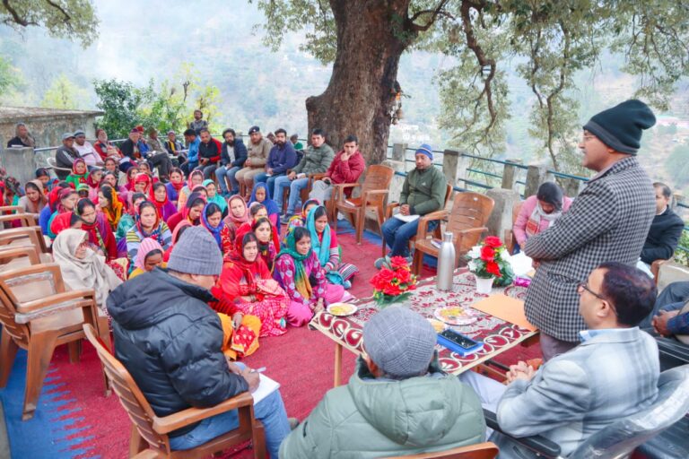 ऊखीमठ : सचिव विनोद रतूड़ी ने सरकार जनता द्वारा कार्यक्रम में सुनी जनसमस्याएं