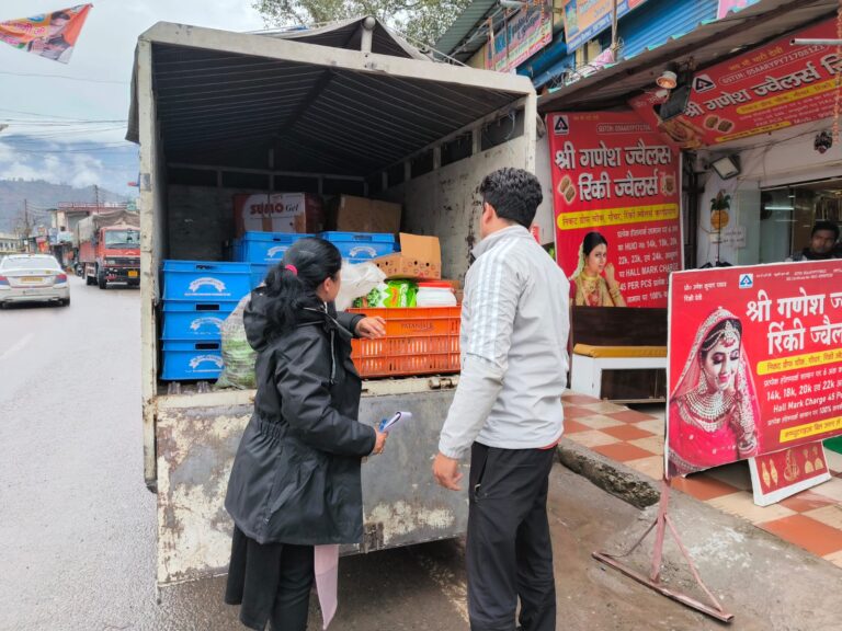 चमोली : खाद्य सुरक्षा अधिकारी ने की ताबड़तोड़ छापामारी, दिए आवश्यक निर्देश