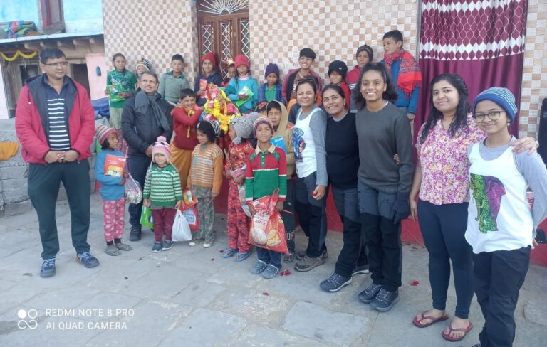 ऊखीमठ : बैंगलोर का आठ सदस्यीय दल ग्वास गांव से कार्तिक स्वामी तीर्थ को हुआ रवाना