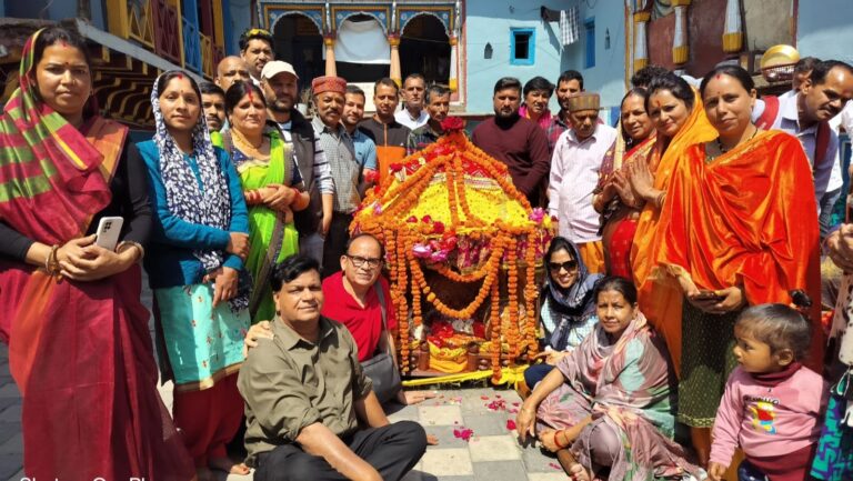 जोशीमठ : बदरीनाथ धाम के कपाट खुलने की वैदिक प्रक्रिया शुरू, आदि गुरु शंकराचार्य की गद्दी व गाडू घड़ा पांडुकेश्वर को रवाना