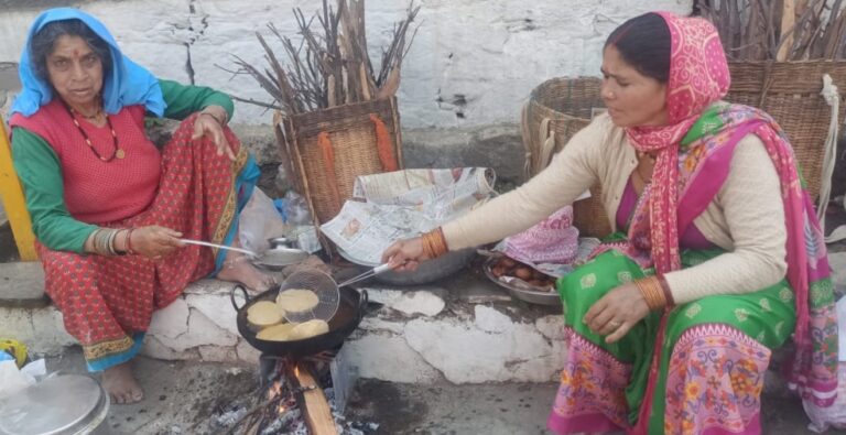 ऊखीमठ : द्वितीय केदार भगवान मद्महेश्वर के कपाट खोलने की प्रक्रिया शुरू, ग्रामीणों ने लगाया नये अनाज का भोग