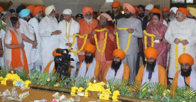 ऋषिकेश /चमोली : जो बोले सो निहाल के जयकारों के साथ हेमकुंड साहिब यात्रा का आगाज