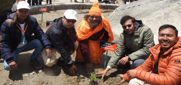 ऊखीमठ : विश्व  पर्यावरण दिवस पर केदारनाथ धाम में 52 ब्रह्म कमल के पौधों का किया रोपण