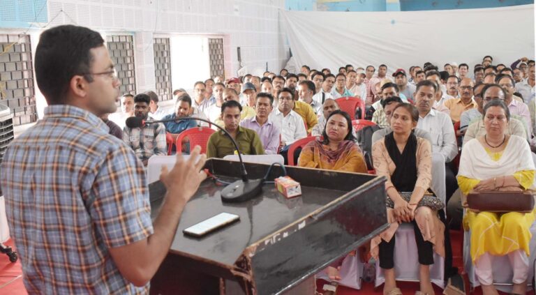 चमोली : उप चुनाव के लिए पोलिंग कार्मिकों का दूसरा प्रशिक्षण शुरू