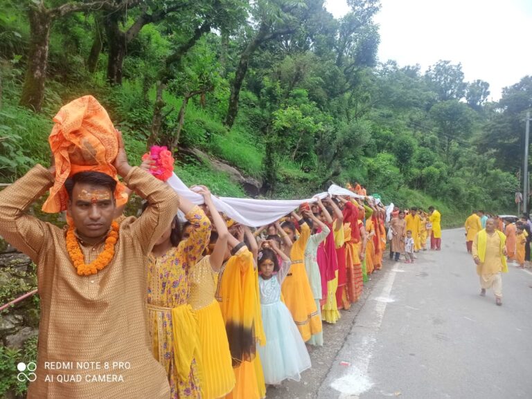 ऊखीमठ : चुन्नी गांव में शिव भक्तों ने निकाली 111 जल कलशों से भव्य शोभायात्रा