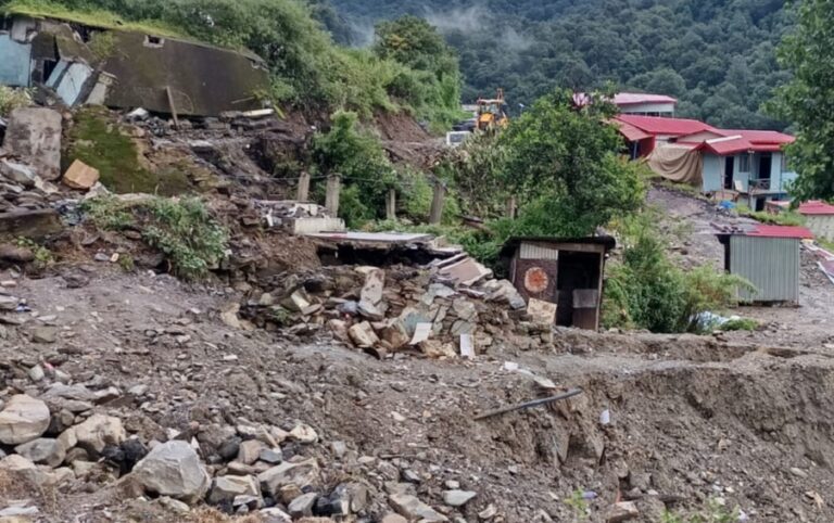 ऊखीमठ : भूस्खलन से ताला तोक की नींव हुई खोखली, सहमें ग्रामीण